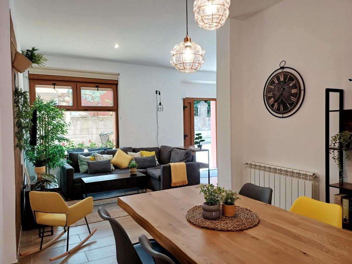 Loft De Tita Larrea Apartman Arriondas Kültér fotó